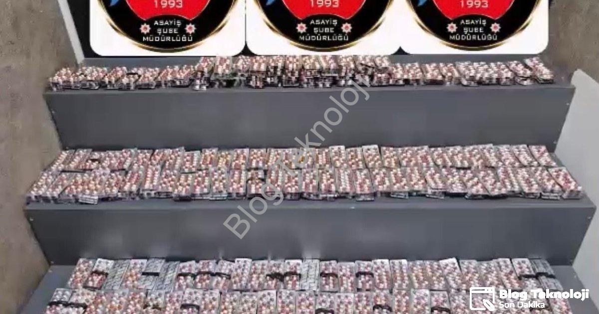 "İzmir Emniyeti Haftalık Raporu: Binlerce Hap ve Çok Sayıda Silah Yakalandı" başlıklı haber için fot