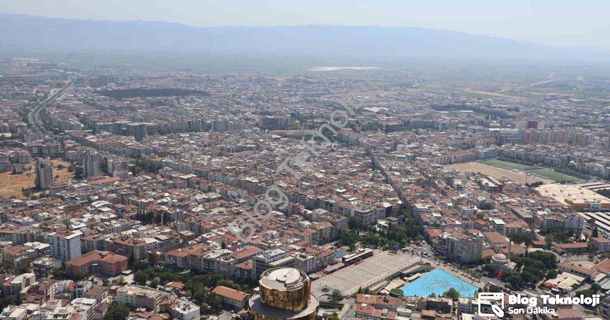 "Aydın’da İnşaat Sektörü Hareketli: Binlerce Yeni Konut Yolda" başlıklı haber için fotorealistik, pr