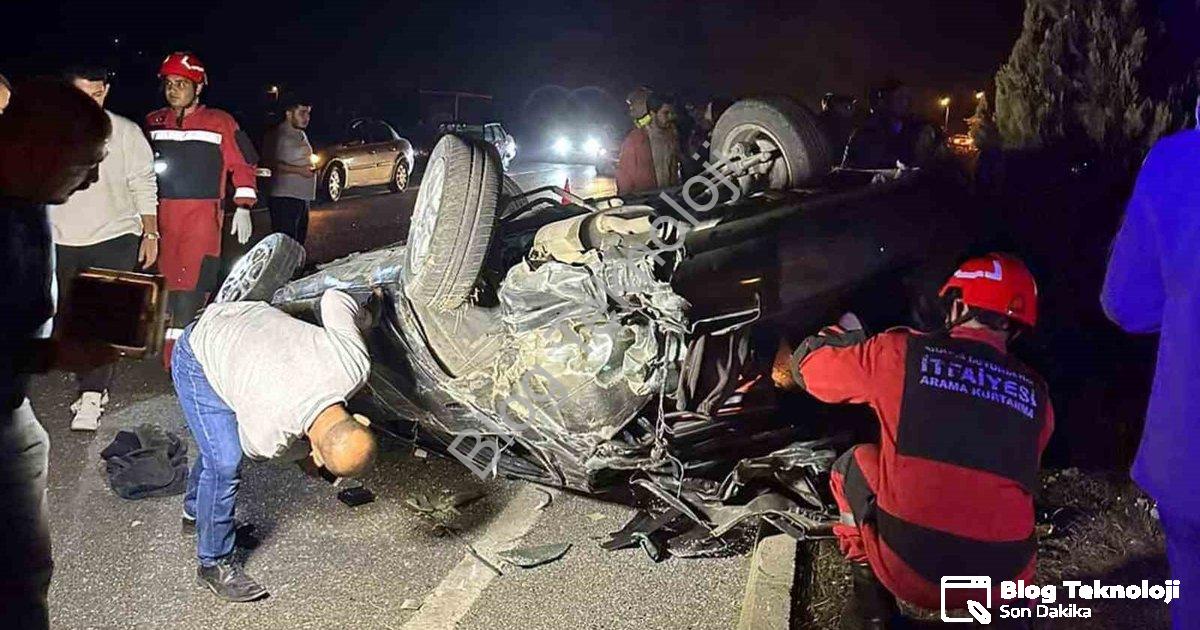 "Muğla-Aydın Yolunda Korkutan Kaza: Ters Dönen Araçtan Sürücü Kurtarıldı" başlıklı haber için fotore