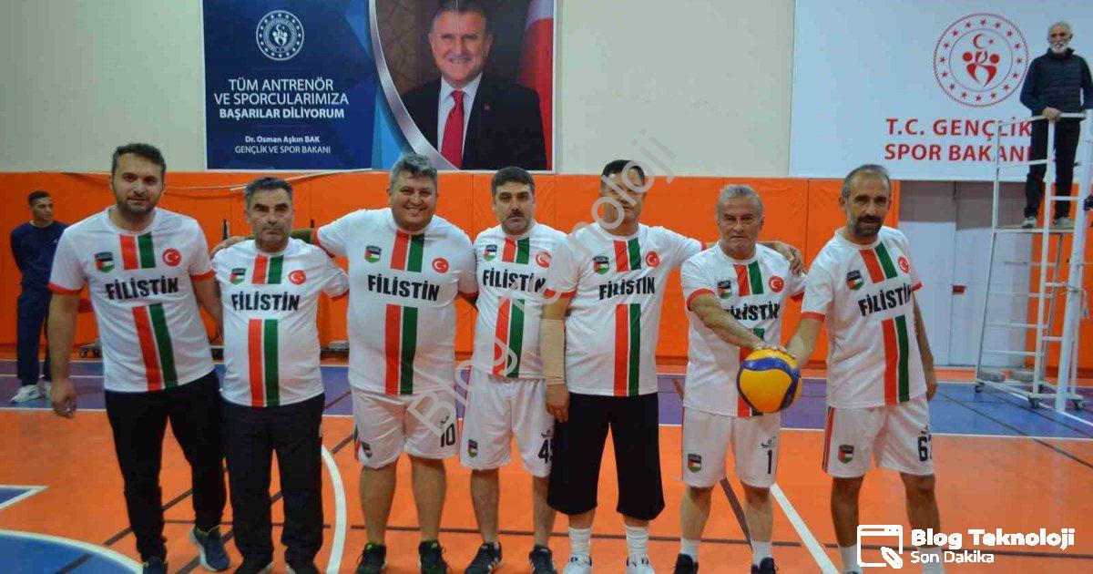 "Selendi'de Anlamlı Şampiyonluk: Kupa Gazze Şehitlerine Armağan Edildi" başlıklı haber için fotoreal