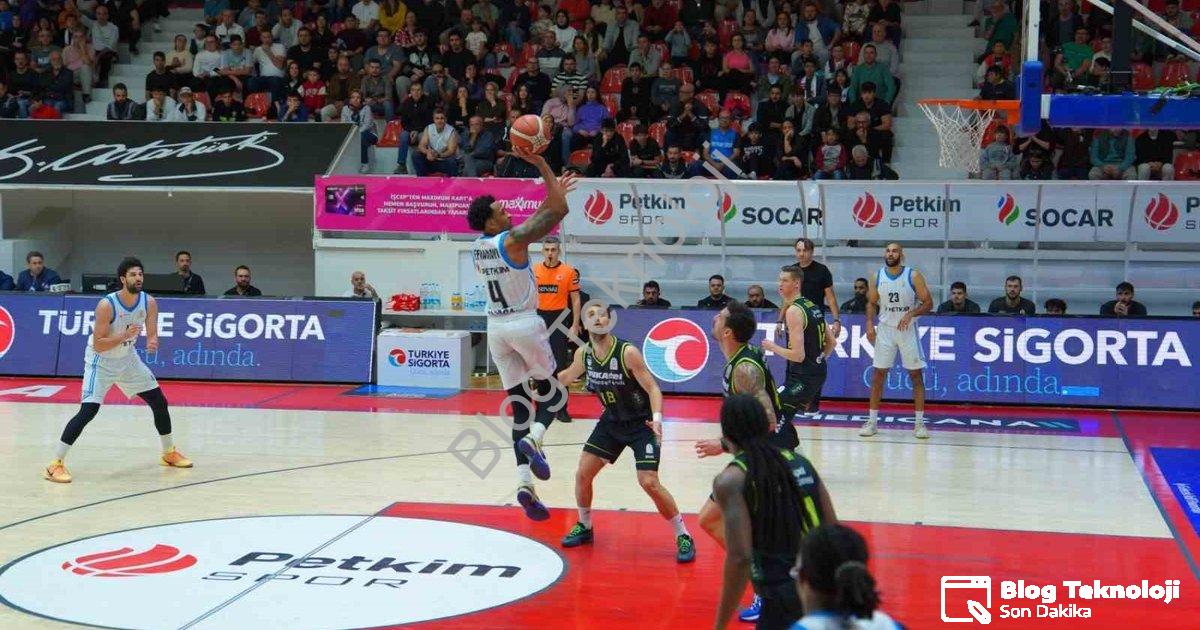 "Merkezefendi Deplasmanda Güldü: Petkimspor Evinde Yıkıldı: 81-73" başlıklı haber için fotorealistik