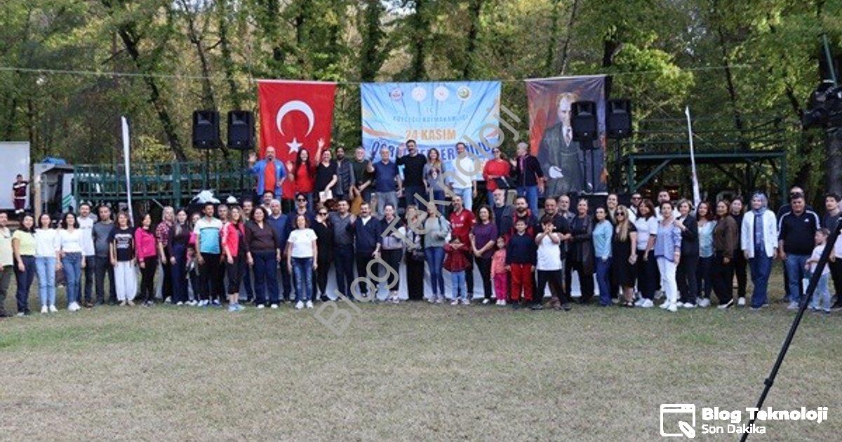 "Köyceğiz'de Öğretmenler Günü Coşkusu: Şenlik ve Yarışmalar" başlıklı haber için fotorealistik, prof