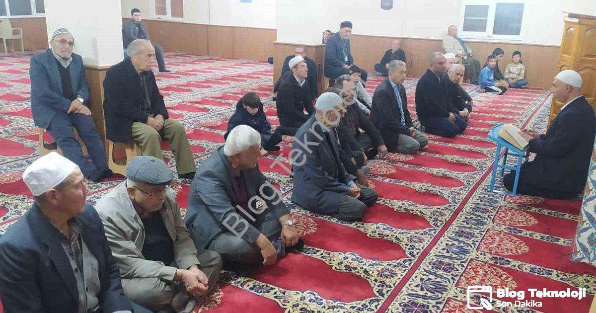 "Mutaflar Camii'nde Manevi Buluşma: Cemaat Sabah Namazında Birleşti" başlıklı haber için fotorealist