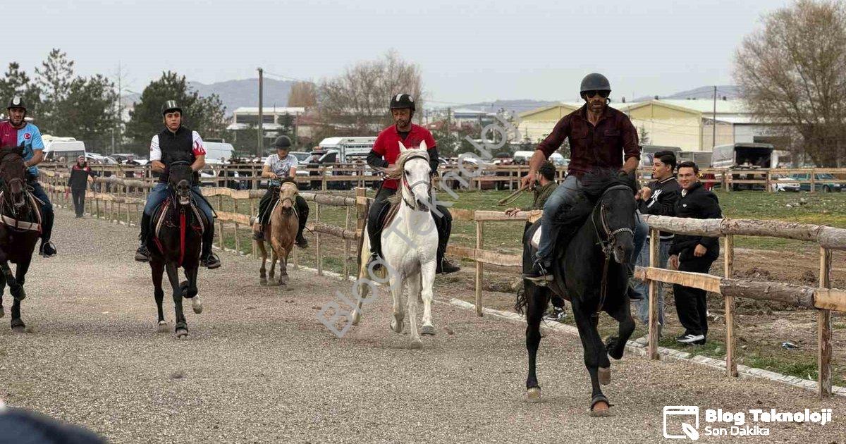 "Tavşanlı'da Rahvan At Yarışları Nefes Kesti: Şampiyon Belli Oldu" başlıklı haber için fotorealistik