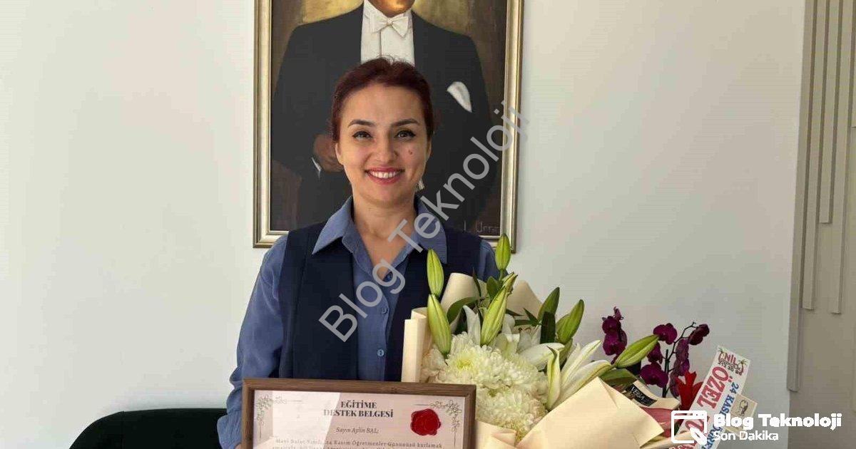 "MTK Koleji 3-C Velilerinden Anlam Dolu Öğretmenler Günü Jest" başlıklı haber için fotorealistik, pr