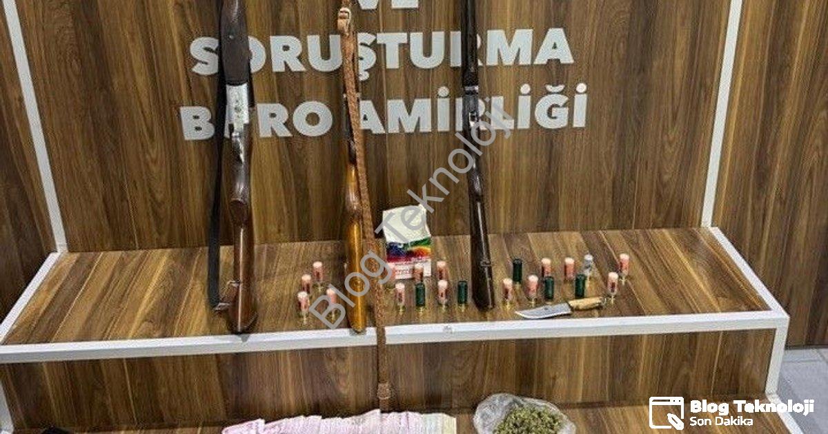 "İzmir Gaziemir’de Hayvan Damına Uyuşturucu Operasyonu: 3 Gözaltı" başlıklı haber için fotorealistik