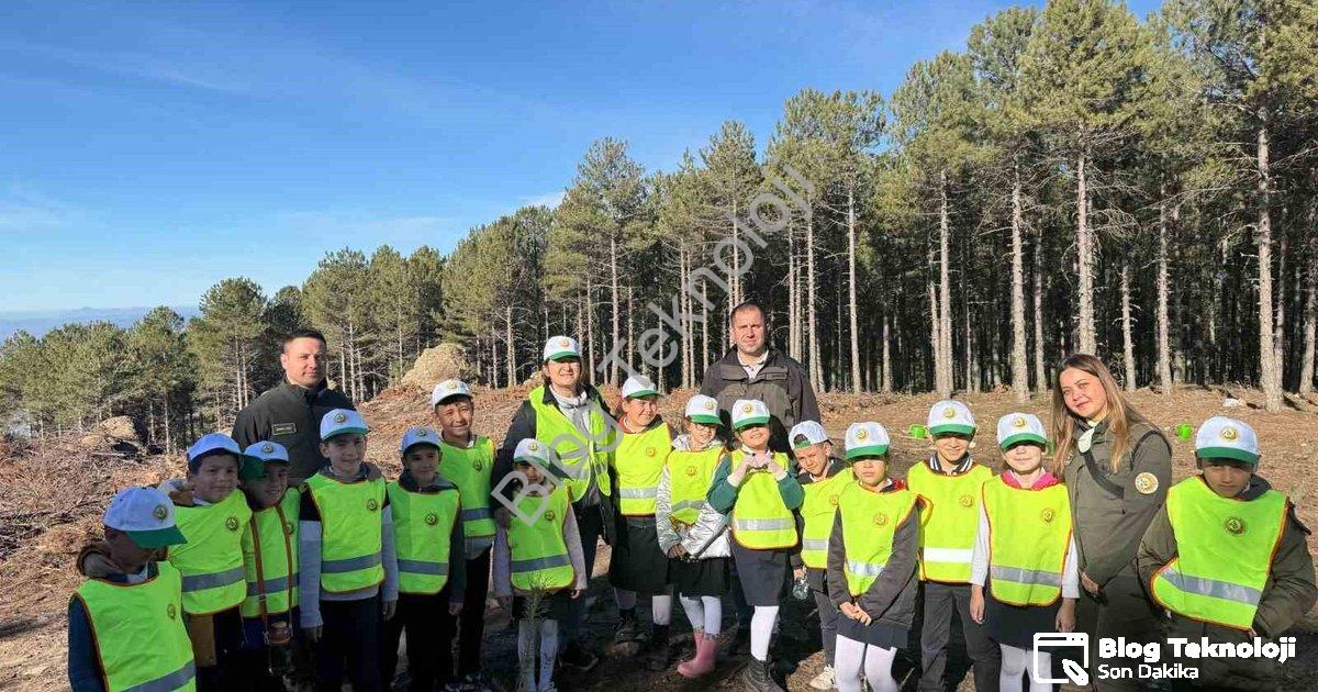 "Aydın Çine'de Minik Öğrenciler Doğayla Buluştu: Yeşil Vatan Projesi" başlıklı haber için fotorealis