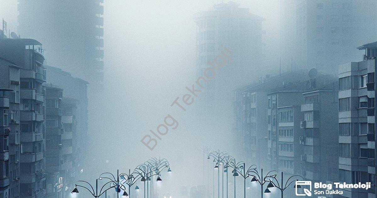 "Denizli'de Yoğun Sis Hayatı Durma Noktasına Getirdi: Görüş Mesafesi Düştü" başlıklı haber için foto